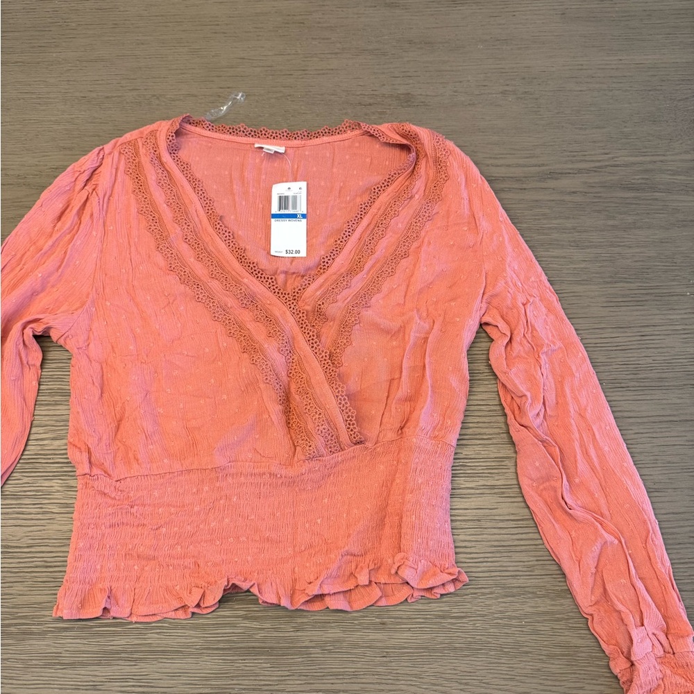 Juniors’ Surplice-Neck long-Sleeve Clip Dot Smocked Top
